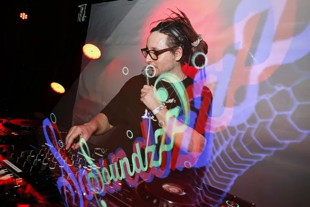 Deep Signals Tour event